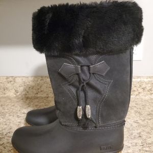 Baffin boots women's size 9.  Black with fur tops.